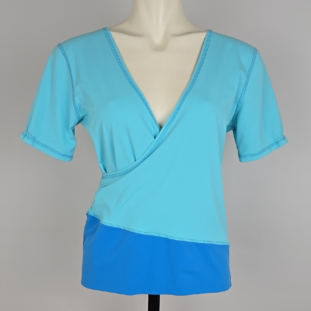 Lululemon Two-Tone Blue Faux Wrap Dance V-Neck Short Sleeves Top Stretch Size M